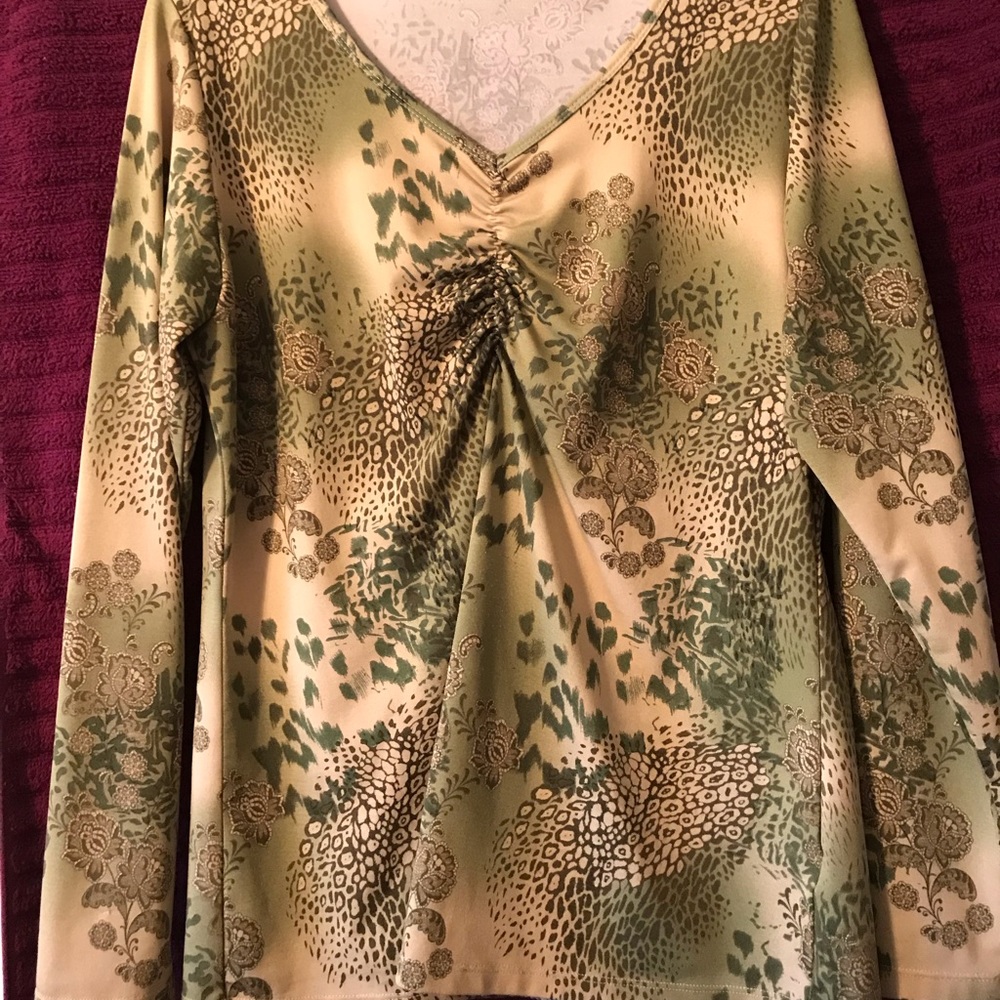 Green floral print blouse